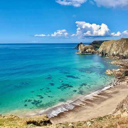 Cornish Caravan On The Lizard Peninsula, Cornwall. هيلستون المظهر الخارجي الصورة